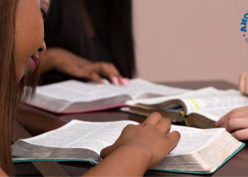 Setting an example to glorify God